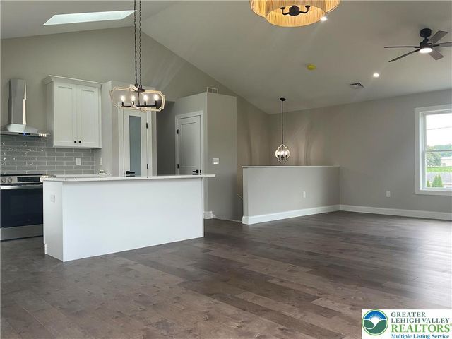 2827 Willow, North Whitehall Twp, PA 18037