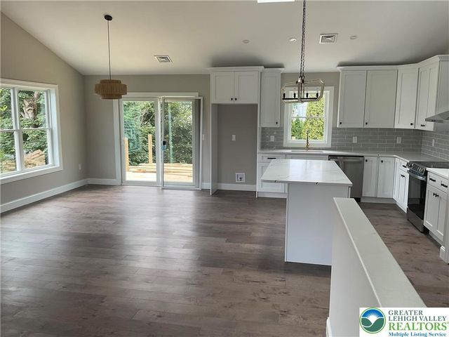 2827 Willow, North Whitehall Twp, PA 18037