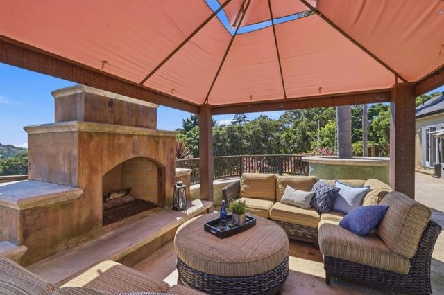 380 Mockingbird Ridge Road, Watsonville, CA 95076