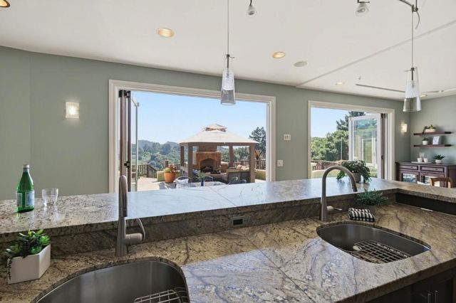 380 Mockingbird Ridge Road, Watsonville, CA 95076