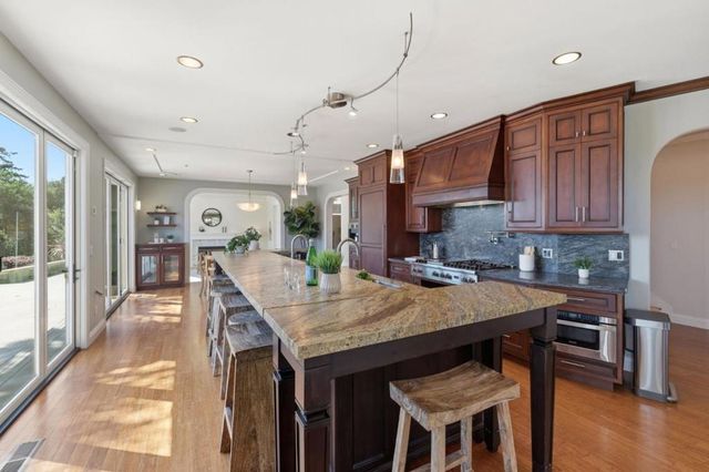 380 Mockingbird Ridge Road, Watsonville, CA 95076