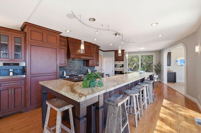 380 Mockingbird Ridge Road, Watsonville, CA 95076