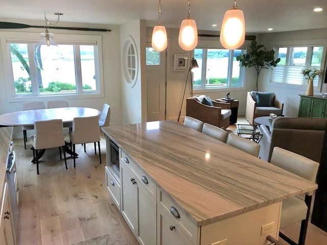 88 Little Neck Road, Ipswich, MA 01938