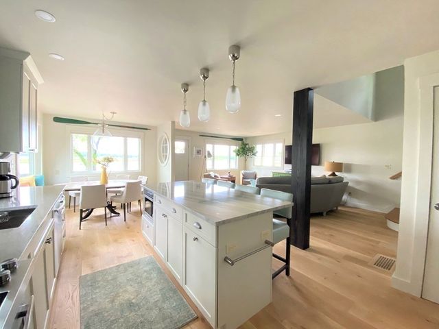 88 Little Neck Road, Ipswich, MA 01938