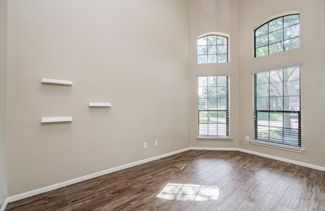 13719 Kingston River Lane, Houston, TX 77044