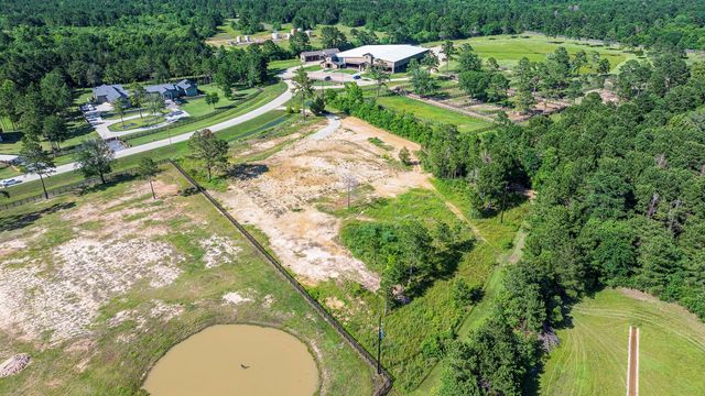 68 Willowcreek Ranch Rd, Tomball, TX 77377