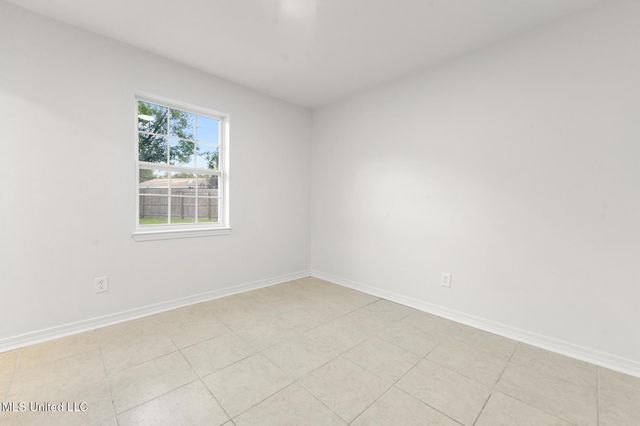 416 Shadowlawn Court, D'iberville, MS 39540