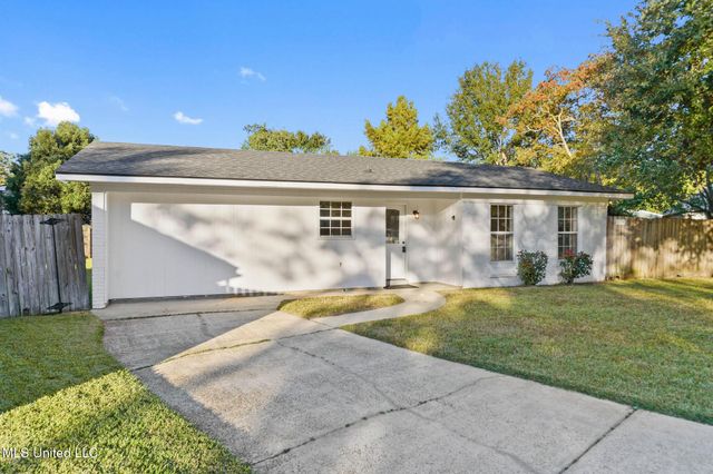 416 Shadowlawn Court, D'iberville, MS 39540