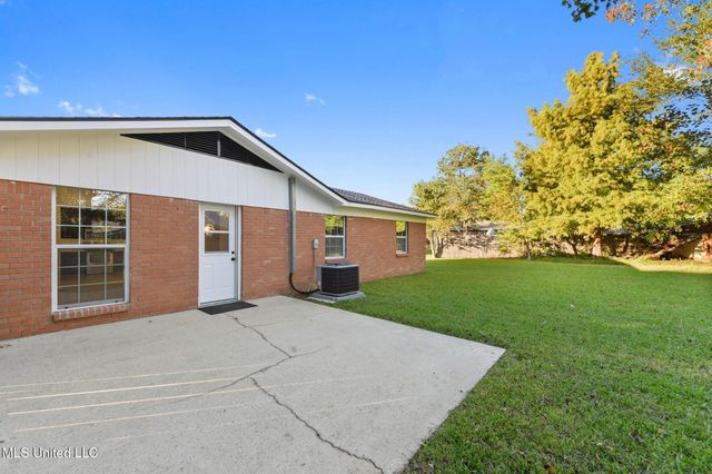 416 Shadowlawn Court, D'iberville, MS 39540