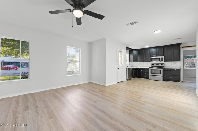 416 Shadowlawn Court, D'iberville, MS 39540