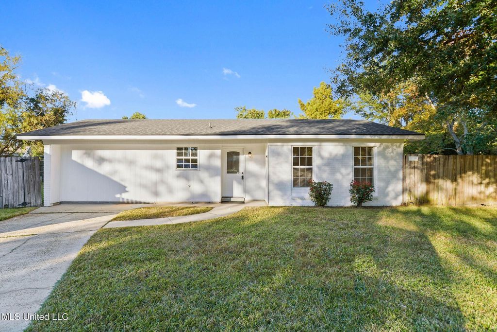 416 Shadowlawn Court, D'iberville, MS 39540