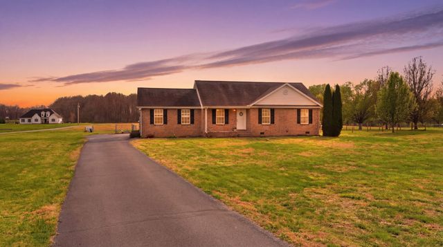 2877 Sixteenth Model Rd, Manchester, TN 37355