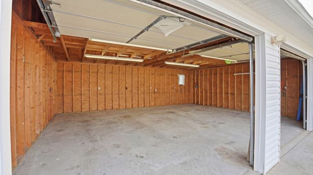 2877 Sixteenth Model Rd, Manchester, TN 37355