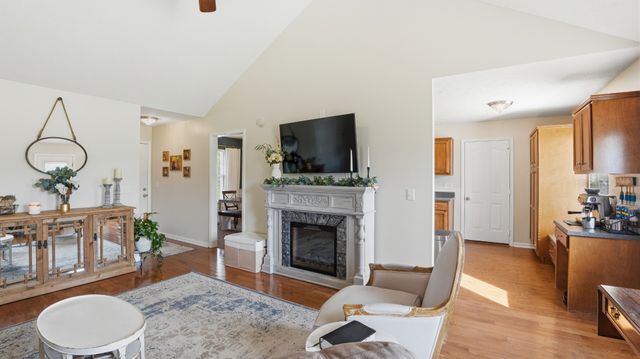 2877 Sixteenth Model Rd, Manchester, TN 37355