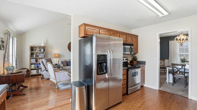 2877 Sixteenth Model Rd, Manchester, TN 37355