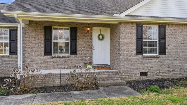 2877 Sixteenth Model Rd, Manchester, TN 37355