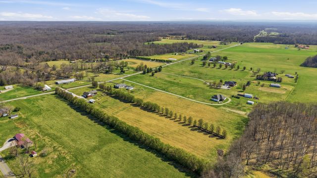 2877 Sixteenth Model Rd, Manchester, TN 37355