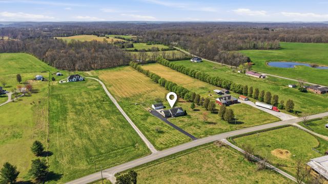 2877 Sixteenth Model Rd, Manchester, TN 37355