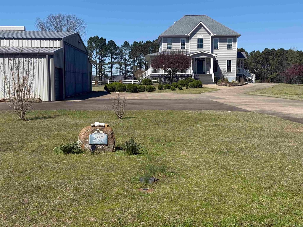 225 Stinson Drive, Clinton, AR 72031