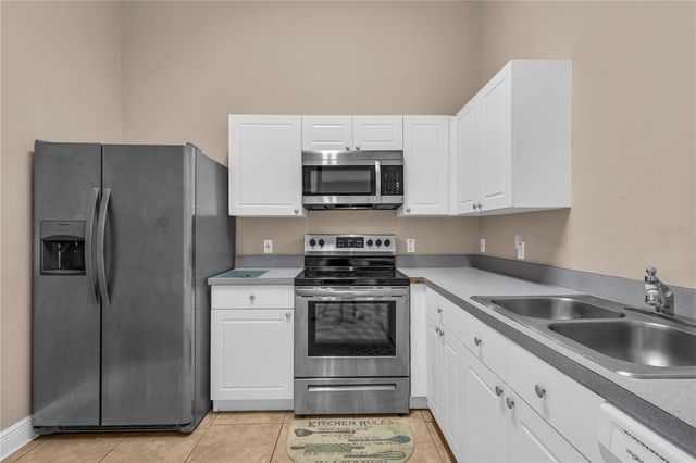 8810 GRAND PALMS CIRCLE B, Kissimmee, FL 34747