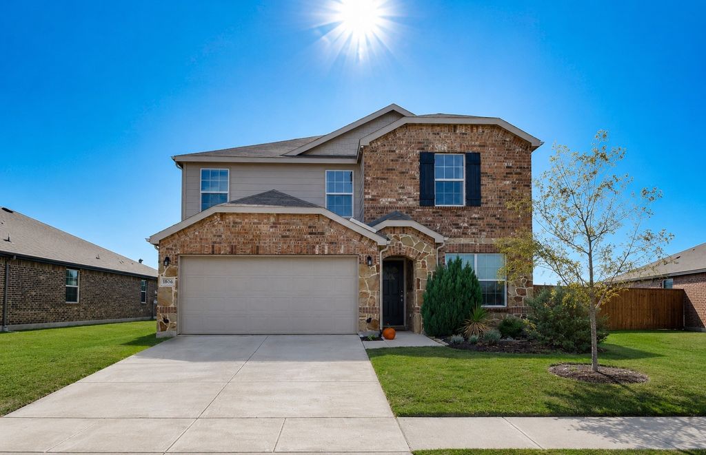 1806 Aslynn Circle, Aubrey, TX 76227
