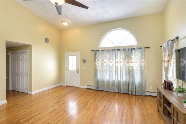 36 Great Oak Drive, Warwick, RI 02886