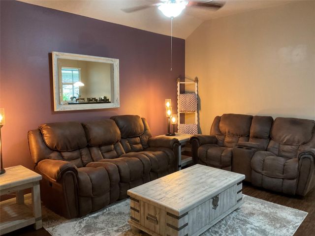 11363 Burning Tree Drive, Montgomery, TX 77356