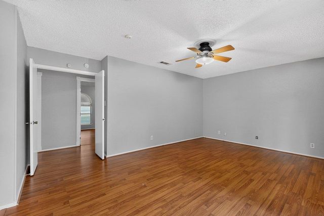 1002 Adventure LN, Cedar Park, TX 78613