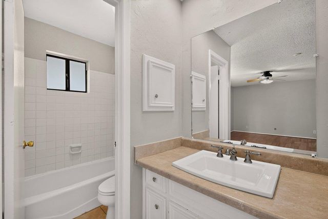 1002 Adventure LN, Cedar Park, TX 78613