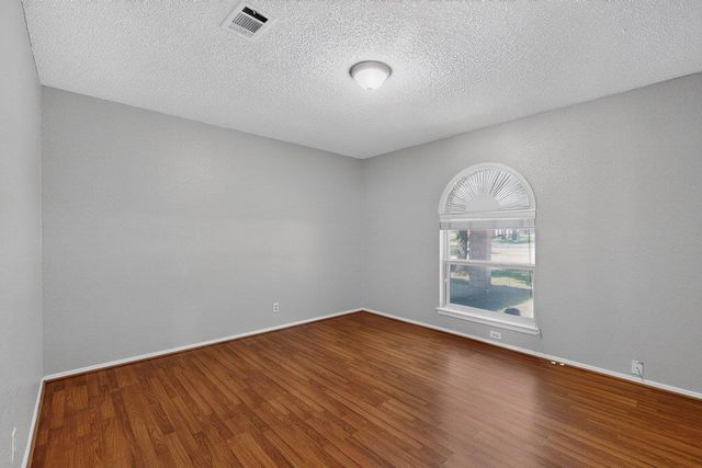 1002 Adventure LN, Cedar Park, TX 78613