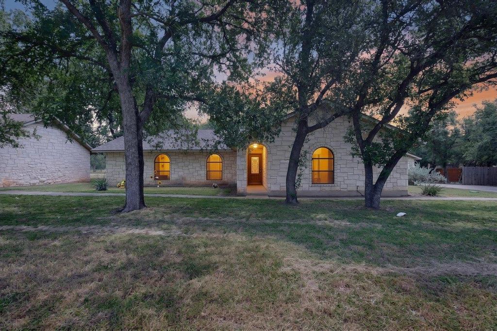 1002 Adventure LN, Cedar Park, TX 78613
