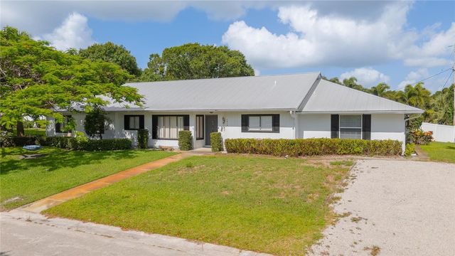 1616 20th Street SW, Vero Beach, FL 32962