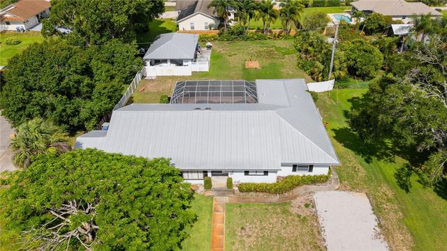 1616 20th Street SW, Vero Beach, FL 32962