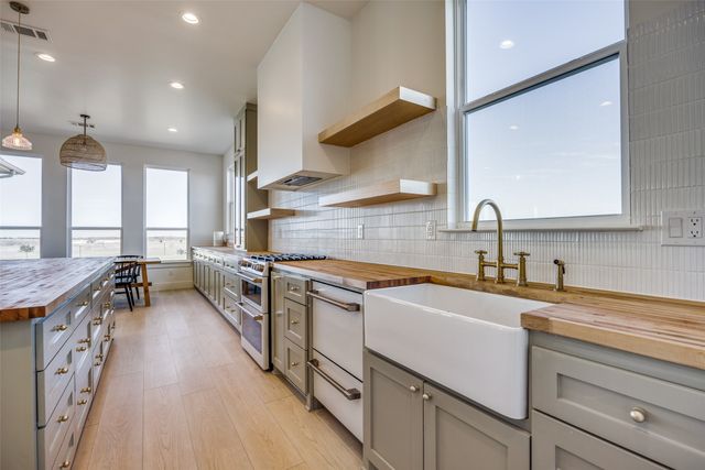 5032 County Road 1094, Celeste, TX 75423