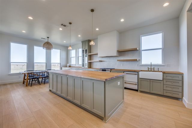 5032 County Road 1094, Celeste, TX 75423