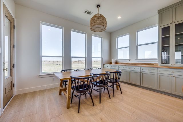 5032 County Road 1094, Celeste, TX 75423