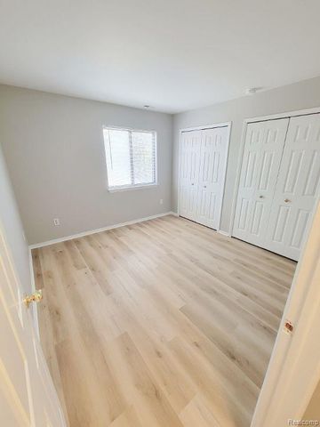 16544 Clarkson Drive 36, Fraser, MI 48026