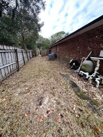 6730 Paso De Cortez Court, Navarre, FL 32566