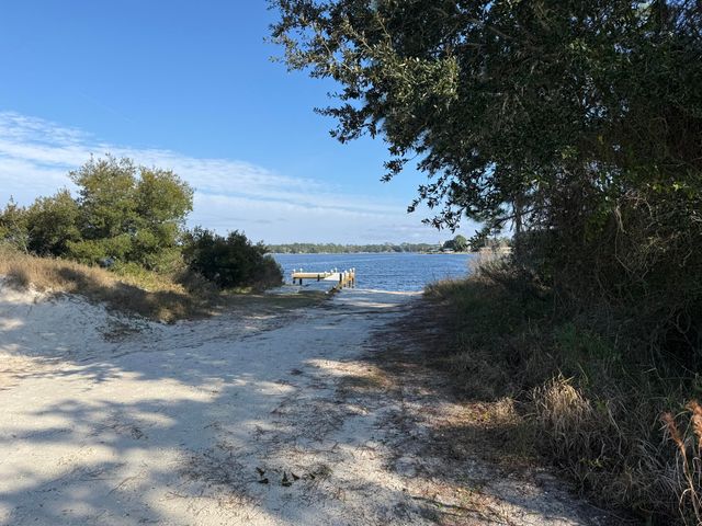 6730 Paso De Cortez Court, Navarre, FL 32566