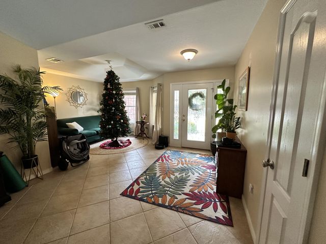 6730 Paso De Cortez Court, Navarre, FL 32566