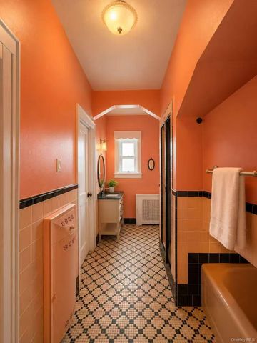 14025 58th Road, Flushing, NY 11355