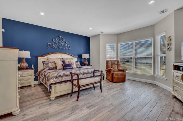 46 Louden Loop, Mount Sinai, NY 11766