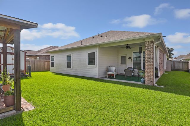 10019 Pine Valley Court, Baytown, TX 77521
