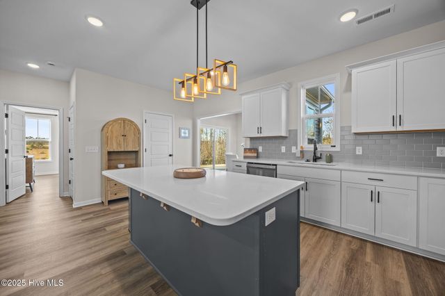 1029 Setting Sun Boulevard NE, Winnabow, NC 28479