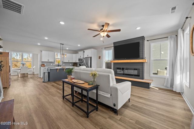 1029 Setting Sun Boulevard NE, Winnabow, NC 28479