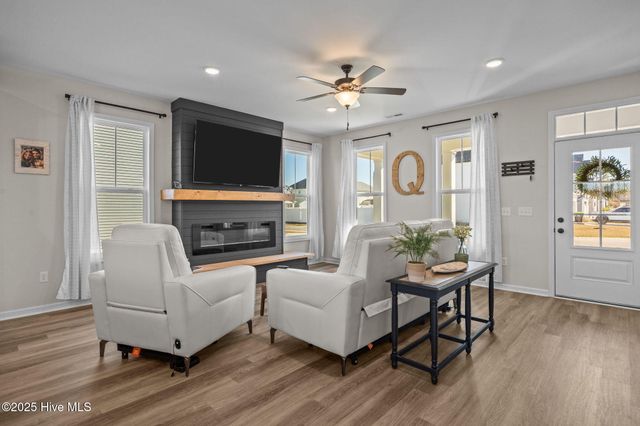 1029 Setting Sun Boulevard NE, Winnabow, NC 28479