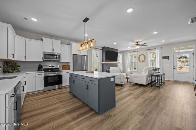 1029 Setting Sun Boulevard NE, Winnabow, NC 28479