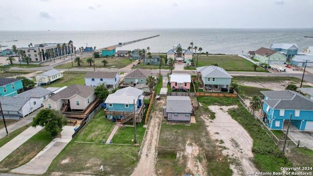 820 magnolia, Rockport, TX 78382