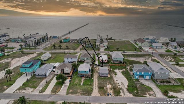 820 magnolia, Rockport, TX 78382