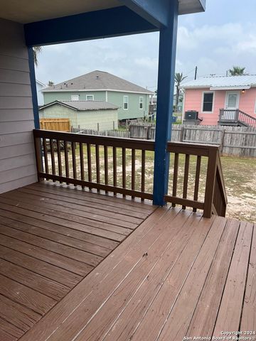820 magnolia, Rockport, TX 78382